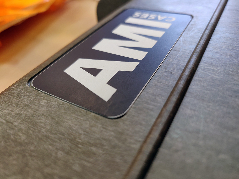 Placas de aluminio serigrafiadas para AMI Cases